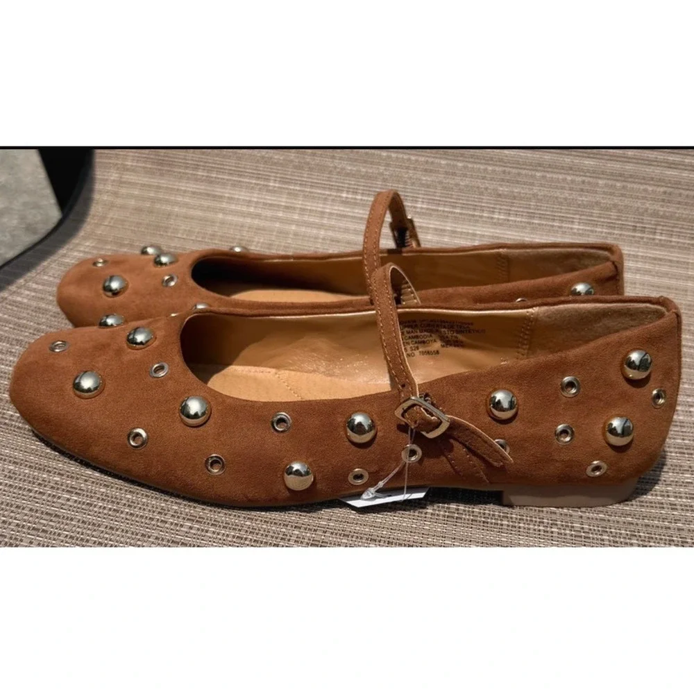 New! Women's Sz 7 Faux Suede Silver Studded Mary Jane Flats